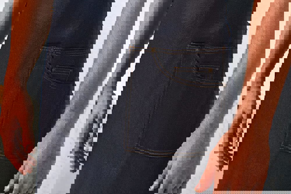 PR134 - District - Waxed look denim halterschort